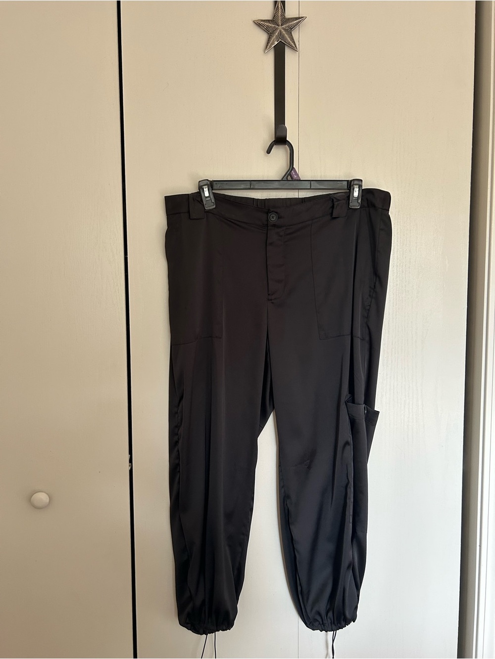 Old Navy Women’s silk Black Cargo Jogger Pants